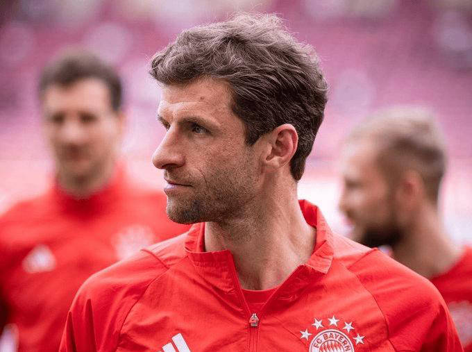 35岁功勋穆勒宣布结束17年拜仁生涯，德甲霸主将以12亿天才维尔茨接替