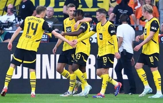 德甲悲喜一夜！拜仁2-2爆冷6分领跑，争冠悬念重生，勒沃库森0-0